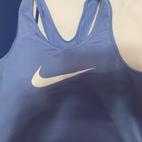 Nike tank top - Picture 3 of 3